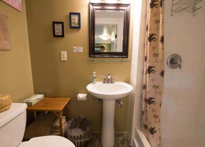 Hibiscus Room 2048x1536 (2 of 8)